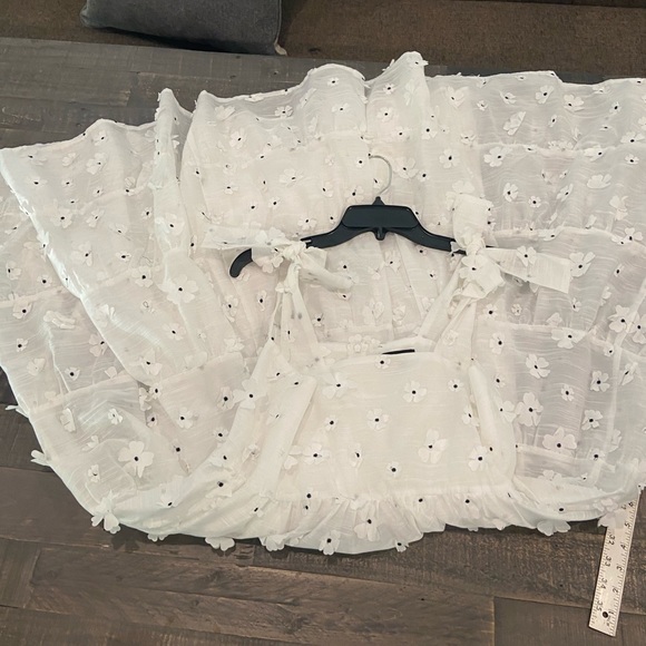 Sister Jane. Almond Blossom White dress. Tiered. Bow shoulders. Small. NWOT - Picture 9 of 10